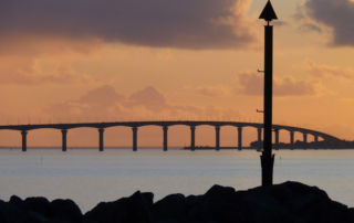 Pont de l'île de Ré au coucher - © Cécile TRIBALLIER - CMT